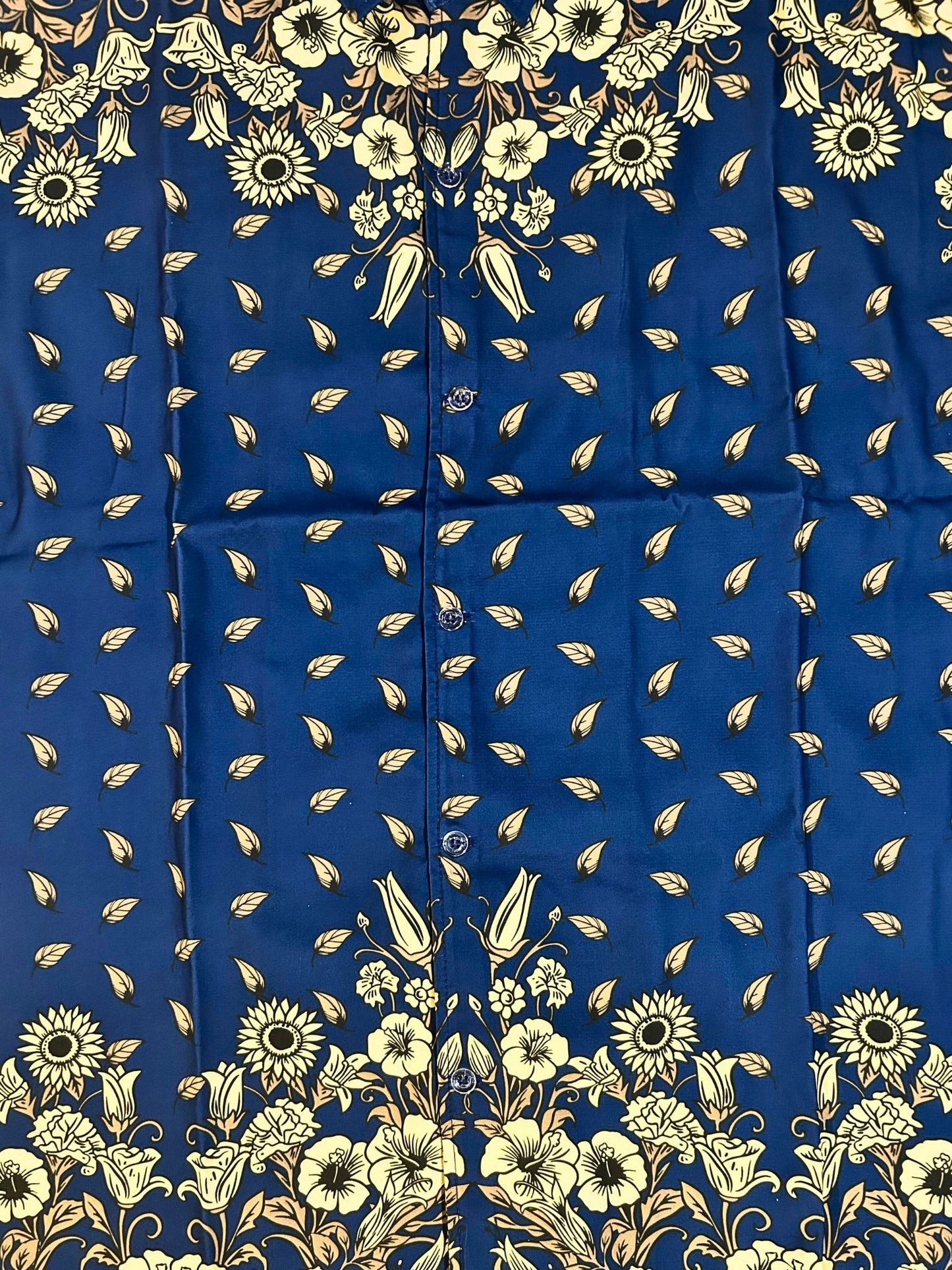 Leafy Flower Oasis - Short Sleeve